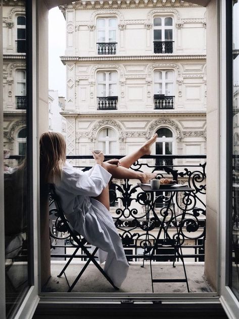 Parisian Life, French Girls, Girl Guides, French Girl, Instagram Foto, Travel Aesthetic, Metropolis, The Window, Travel Inspiration