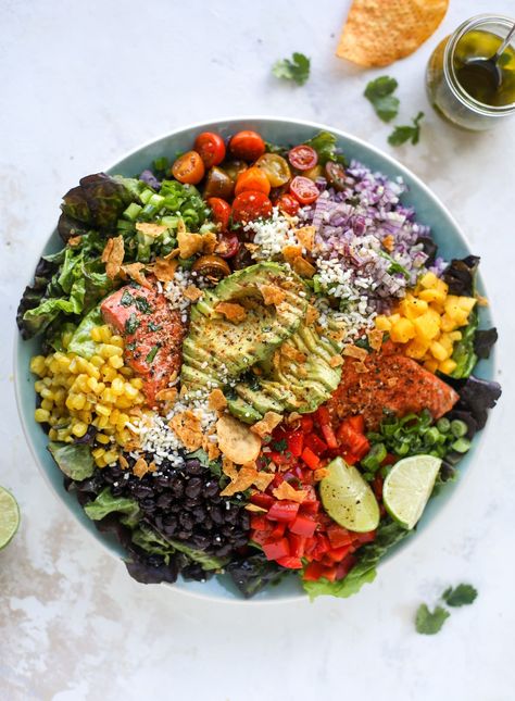 First week of February and things are looking up! I mean.. take a peek. There are so many delicious meals Southwest Salmon Salad, Southwest Salmon, Chili Lime Salmon, Chili Lime Vinaigrette, Chili Lime Dressing, Desk Lunch, Southwest Salad, Lemon Tahini Dressing, Green Bean Salads