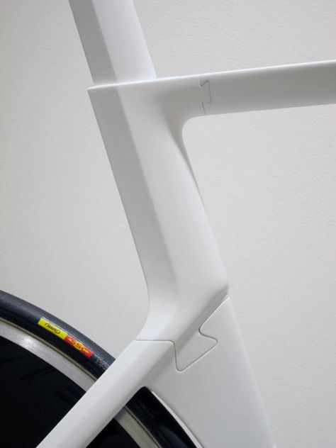 details we like / bike / white / frame / cycling / @plllus White Bicycle, White Bike, Support Velo, Bike Details, Fixie Bike, Fixed Gear Bike, Track Bike, Bicycle Frame, Bicycle Design