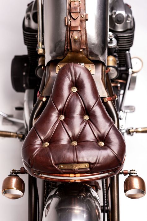 Bobber Seat, Мотоциклы Cafe Racers, Bike Builder, Cb 750, Honda Cb750, Bobber Motorcycle, Honda Motorcycles, Motor Bikes, Custom Bike