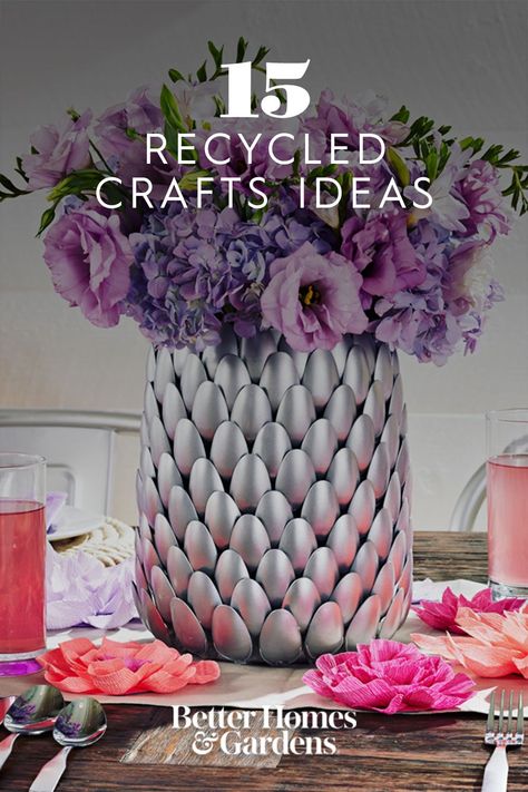 Recycled Plastic Art Projects, Recycle Decoration Ideas Creative, Plastic Spoon Bees, Plastic Spoons Crafts, Upcycle Vases Ideas, Vase Decorating Ideas Diy Craft Projects, Spoon Art Diy Projects, Plastic Flowers Decoration, Diy Vase Ideas Recycling