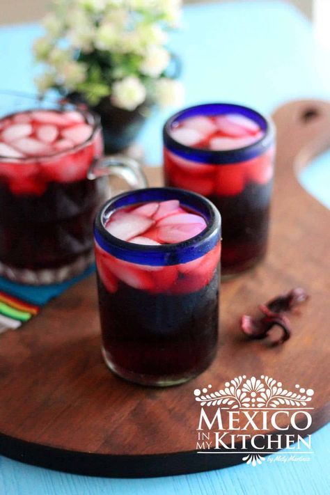 This tangy drink is refreshing, packed with antioxidants, and super easy to make. If you have yet to try a tall glass of Jamaica, here I will show you how to make it. I highly recommend giving it a try! Jamaica Agua Fresca, Hibiscus Water Recipe, Jamaica Flower, Jamaica Water, Jamaica Drink, Mexico In My Kitchen, Hibiscus Water, Mexican Fruit, Hibiscus Drink