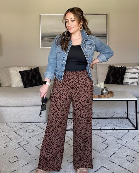 Do you like the 🖤, 🤍, or 🐆?? Let me know below⬇️ 🤍OLD NAVY Spring/Summer Wide-Leg Pants🤍 I got these linen pants in black and white! And these fun animal print ones that are not linen, but super lightweight for spring and summer!!🐆 LOVED ALL 3!! I’m wearing my true size Small Petite in the black 🖤 and in the animal print🐆, and sized up to Medium Petite in the white🤍. I honestly don’t mind the way they all fit!! ✨Shop thru my LTK link in bio OR 🔗 Comment LINK for a DM from me with shopable... Wide Leg Cheetah Pants Outfit, Leopard Print Wide Leg Pants Outfit, Patterned Wide Leg Pants Outfit, Plus Size Animal Print Outfits, Workwear Wide Leg Leopard Print Bottoms, Wide Leg Leopard Pants, Animal Print Pants Outfit, Stretch Wide Leg Leopard Print Pants, Wide Leg Leopard Print Pants