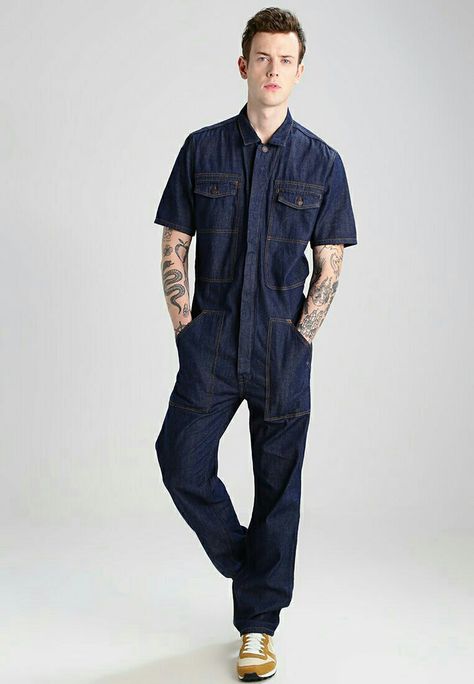 Levi's jeans straight leg coverall Coveralls Mens Fashion, Men Jumpsuit Fashion, Corduroy Costume, Jumpsuit Outfit Men, Jumpsuits Men, Mechanic Outfit, Coverall Men, Mechanic Clothes, Mens Coveralls