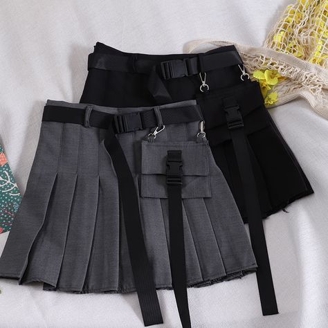 Spring Skirts, Cargo Skirt, Black Mini Skirt, Fashion Design Clothes, Cute Skirts, Pleated Mini Skirt, Black Mini, Punk Fashion, Edgy Fashion