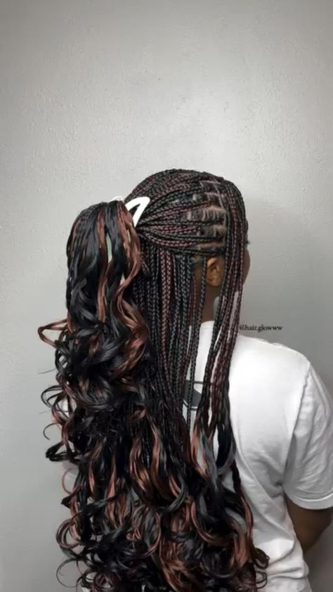 Cute French Curl Braids, Goddess Braids French Curl, French Curls Braids Hairstyles Ideas, Long Braid Ideas, Medium French Curl Braids, Long Twist Braids Hairstyles, Braids With French Curls, French Curl Knotless Braids, Coquette Braids