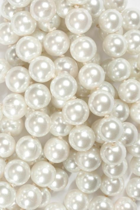 Pearls Aesthetic, Pearl Aesthetic, Pearl Background, Pearl Wallpaper, Wallpaper Texture, Cream Aesthetic, String Of Pearls, Instagram Highlight Icons, White Aesthetic