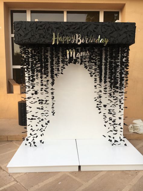 Photo Backdrop Black And White, Black And White Photo Backdrop, Gold And White Backdrop, Photozone Ideas, Luxury Backdrop, Black And White Backdrop, Party Photo Frame, Boho Backdrop, 40th Birthday Party Decorations