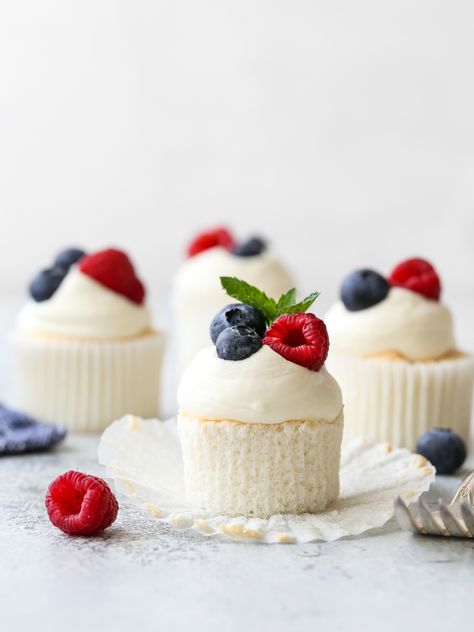 Angel Food Cupcakes with Whipped Buttercream and Berries - Completely Delicious Angel Food Cake Cupcakes, Simple Whipped Cream, Angel Food Cupcakes, Whipped Buttercream, Berry Cupcakes, Summer Cupcakes, Food Cupcakes, Summer Sweets, Cream Cheese Buttercream