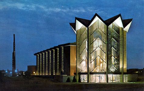 University Memorial Chapel at Valparaiso University outside Valparaiso University, Valparaiso Indiana, American Landmarks, Gary Indiana, Modern Church, Mid Century Architecture, The Resurrection, Tourist Trap, Church Architecture