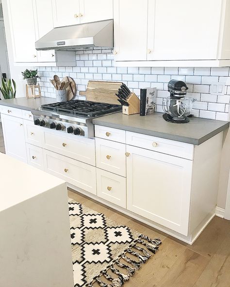 I LOVE my new rug runner from @richclassdecor He specially made this rug color scheme for me to go with the neutral vibe of our house!… White Kitchen Countertops, Gray And White Kitchen, Classic Kitchen, Grey Kitchen, Ikea Kitchen, Counter Tops, White Cabinets, Kitchen Style, Kitchen Space