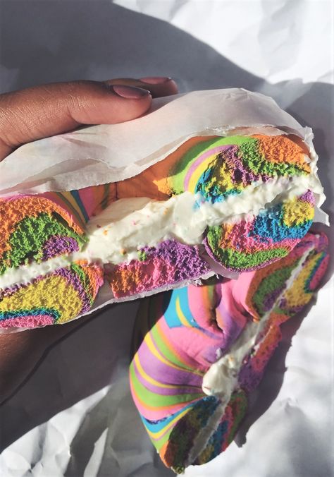 rainbow bagels!! Rainbow Bagel, Rainbow Bagels, Cream Cheese Bagel, Pastel Cupcakes, Colorful Desserts, Junk Food Snacks, Yummy Comfort Food, Sweet Snacks Recipes, Food Drinks Dessert