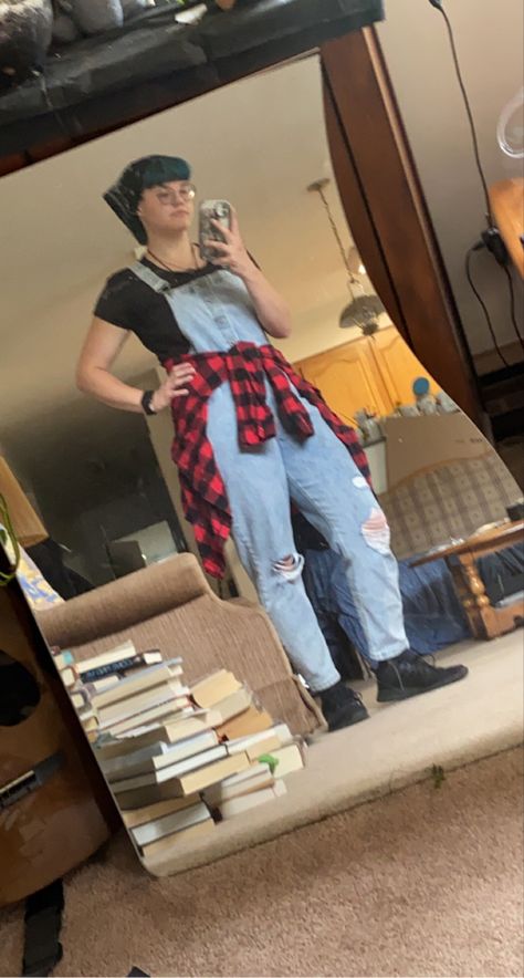 #ootd #alternative #flannel #overalls Flannel And Overalls Outfit, Overalls With Flannel, Ootd Alternative, Overalls Outfit, Lone Wolf, Denim Overalls, Psychologist, Overalls, Outfit Ideas