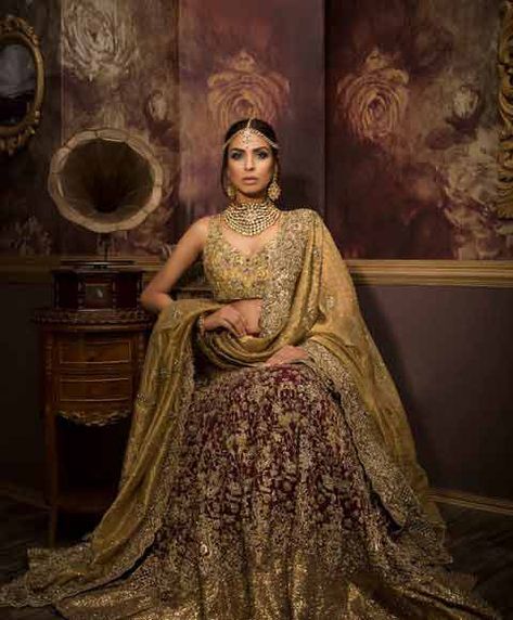 Best design of Pakistani bridal dress in red and golden color combinations 2018 Rust Lehenga, Green Bridal Lehenga, Maroon Bridal Lehenga, Pakistani Bridal Lehenga, Rust Wedding, Pakistani Couture, Bridal Lehenga Collection, Pakistan Fashion, Lehenga Collection