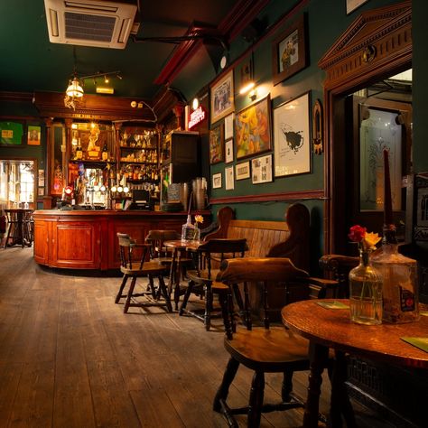 London Irish Pub | Finsbury Park | Faltering Fullback Irish Pub Exterior Design, Irish Pub Lighting, Guinness Aesthetic, Irish Bar Ideas Pub Design, London Pub Aesthetic, Irish Pub Aesthetic, Pub Lights, Irish Pub Basement, English Pub Interior