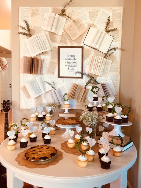 Book Lover Party Decorations, Book Lovers Party Theme, Book Themed Graduation Party Ideas, Book Worm Party Ideas, Onto The Next Chapter Graduation Party, Vintage Book Party Decor, Book Party Aesthetic, Light Academia Party Theme, Bookish Party Decorations