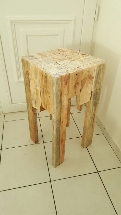 Pallet Art Ideas, Ideas With Pallets, Pallet Stool, Wooden Pallet Crafts, Stool Ideas, Popular Woodworking Projects, Pallet Furniture Designs, Pallet Projects Furniture, Waste Reduction