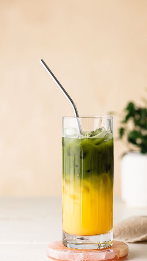 Matcha Sunrise Matcha Orange Juice, Acne Juice, Japanese Beverages, Matcha Juice, Health Juice Recipes, Matcha Mango, Mango Matcha, Holistic Nutrition Recipes, Matcha Drinks