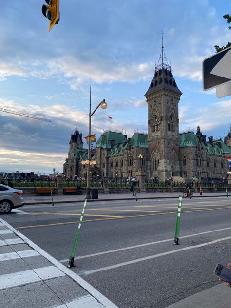 #ottawa #parliament #parliamentbuildings #downtownottawa #downtown #city Ottawa Aesthetic, Ottawa Downtown, Ottawa Parliament, Canada Aesthetic, Ottawa Travel, Downtown Ottawa, Summer Backgrounds, Summer Bucket Lists, 2024 Vision