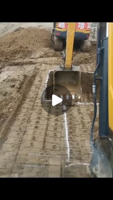 Engineer Construction on Instagram: "Witness the incredible skills of this excavator operator!👷‍♂️👇

Being an excavator operator is not just about running a machine; it’s an art that requires talent, precision, and years of experience. In this video, you’ll see an operator who stands out with his passion and mastery for his work, performing wonders.

This operator manages his machine with great care and skill, executing every movement with perfect precision. Whether working in tight spaces or lifting heavy loads, he delivers an impressive performance in every situation. Such a level of mastery is achievable through years of experience and continuous development. 

As you watch the video, you'll notice how calculated and careful each movement is.These kinds of skills ensure that tasks in Equipment Operator, Heavy Equipment Operator, Heavy Construction Equipment, General Construction, Heavy Machinery, Construction Equipment, Civil Engineering, Heavy Equipment, Wasting Time