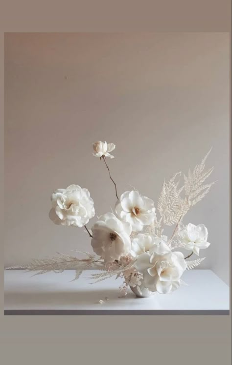 All White Wedding, Flower Installation, Ethereal Wedding, White Wedding Flowers, Wedding Flower Arrangements, Wedding Mood, Wedding Deco, Flower Centerpieces, Wedding Florals