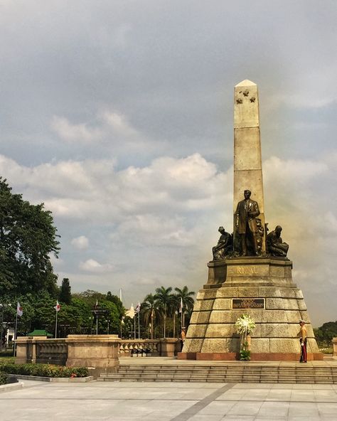 Monument of the Philippines' National Hero, Dr. Jose P. Rizal, at the Luneta Park, Manila, Philippines Luneta Park, Rizal Park Aesthetic, Manila Philippines Aesthetic, Rizal Park, Jose Rizal, National Heroes, Rice Terraces, Historical Background, Burj Khalifa