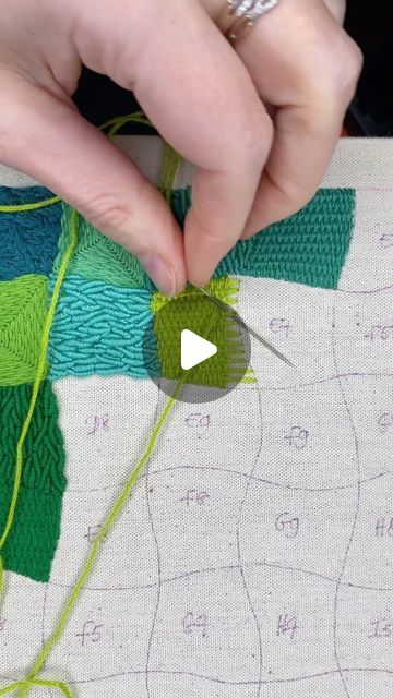 Unusual Embroidery Stitches, Chunky Embroidery Stitches, Abstract Embroidery Designs Inspiration, Embroidery Motifs Unique, Abstract Embroidery Patterns, Paper Embroidery Tutorial, Modern Hand Embroidery, Be In The Moment, Advanced Embroidery