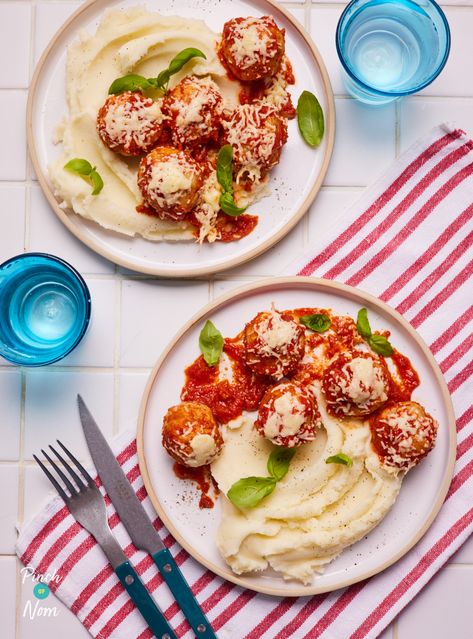 Hunter's Chicken Meatballs - Pinch Of Nom Pinch Of Nom Recipes, Chicken Chasseur Recipe, Autumn Meals, Mains Recipes, Hunters Chicken, Pinch Of Nom, Hunter S, Dairy Free Diet, Food Chicken