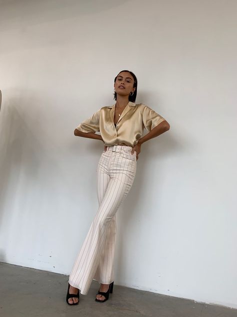 d961e9f236177d65d21100592edb0769desc52751404ri Pinstripe Pants Outfit, Cream Pants, Pinstripe Pants, Moda Vintage, Fashion Fits, Fashion 2020, Fashion Killa, Pants Outfit, Spring Summer Fashion