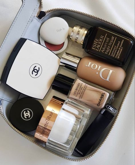 Koleksi Makeup, Penyimpanan Makeup, Alat Makeup, Expensive Makeup, Smink Inspiration, Chanel Beauty, Top Makeup Products, Fancy Makeup, Chanel Makeup