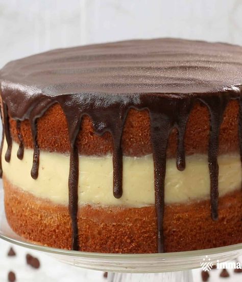 Boston Cream Pie (Plus Video) Boston Cream Cake, Simple Baking, Vanilla Sponge Cake, Boston Cream Pie, Doughnut Cake, Boston Cream, Vanilla Sponge, Rum Cake, Decadent Cakes