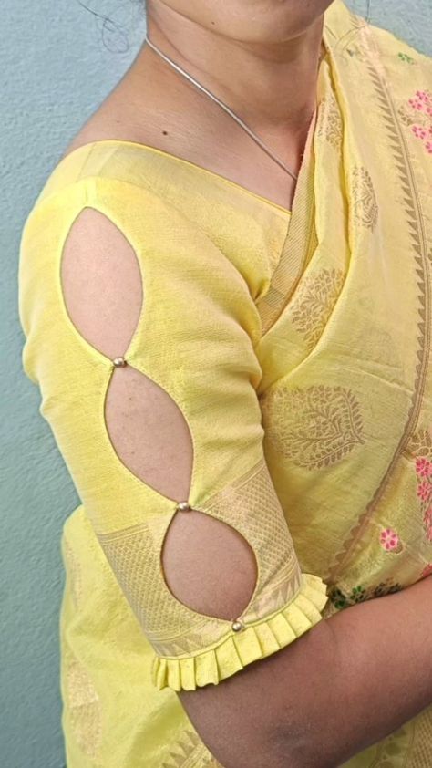 Gauri_Rawal | #designedbygauri✂✂✂🎀🎀💕 | Instagram Blouse Sleeve Design, Short Sleeve Blouse Design, Simple Saree Blouse Designs, Golden Blouse Designs, Ruffle Blouse Designs, Modern Blouse Designs, Brocade Blouse Designs, Blue Blouse Designs, Latest Blouse Designs