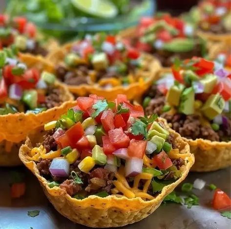 Taco salad cups – Naomi's Recipes Taco Salad Cups, Taco Cups Recipe, Salad Cups, Tortilla Cups, Taco Cups, Catering Ideas Food, Night At Home, Mexican Food Recipes Easy, Taco Night