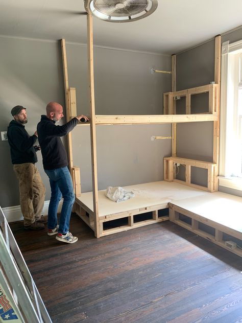 Bunk Ideas For Small Rooms, How To Build L Shaped Bunk Beds, 4 Bunk Beds Built Ins Corner, Built In 3 Bunk Beds, Home Made Bunk Beds, Bunker Bed Ideas Small Spaces, 3 Boys In One Bedroom, Shared Bedroom For 3, How To Make A Bunk Bed