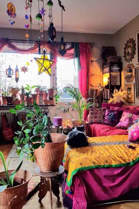 These colors are simply amazing! #hippie #boho #nature Hippie Bedroom, A Living Room, I Hope, Living Room, Bedroom, Plants, Furniture