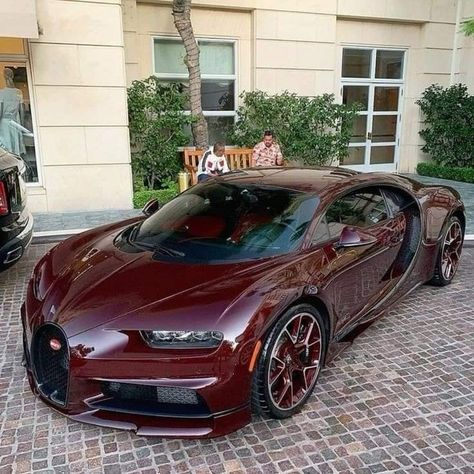 Red Bugatti, Red Sports Car, Cool Car Pictures, Bugatti Cars, Bugatti Chiron, Super Luxury Cars, Classy Cars, Pretty Cars, Red Car