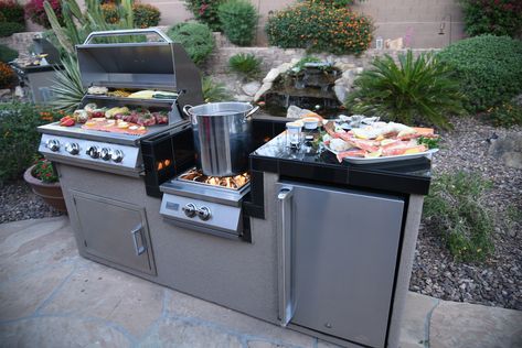 Be the Backyard Pro on a Kokomo Grill. These products are so easy to use from BBQ Grill to Lobster Boil you can do it all on a KoKoMo BBQ Island Package. Built In Bbq Grill, Bbq Grill Island, Lobster Boil, Turkey Fryer, Backyard Grill, Modular Outdoor Kitchens, Grill Island, Outdoor Kitchen Cabinets, Outdoor Kitchen Plans