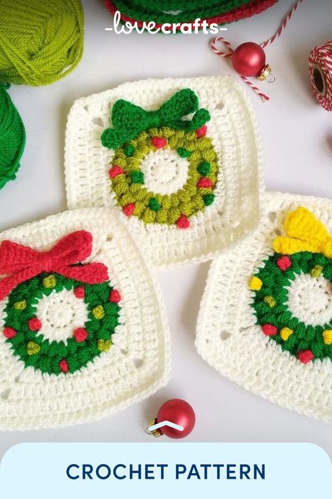 Spread holiday cheer with a touch of handmade magic! 🌟 This Christmas Wreath Granny Square crochet pattern is the perfect festive project for beginners. Crafted with love and Paintbox Yarns Simply DK, an affordable and machine-washable yarn, it's the ideal blend of joy and convenience. Dive into the festive stitching spirit and create your own merry masterpiece! Christmas Granny Square, Crochet Granny Square Beginner, Crochet Christmas Patterns, Modern Haken, Granny Christmas, Vintage Christmas Crafts, Crochet Sweater Pattern Free, Quick Crochet Patterns, Unique Ornaments