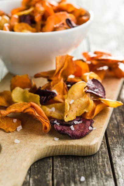 Dehydrating Vegetables for Snacks - A Simple Guide — Bessie Roaming Dehydrating Beets, Dehydrating Carrots, Dehydrated Veggie Chips, Vegetable Chips Recipe, Dehydrating Vegetables, Homemade Potato Chips Recipe, Dehydrated Banana Chips, Carrot Chips, Potato Chip Recipes