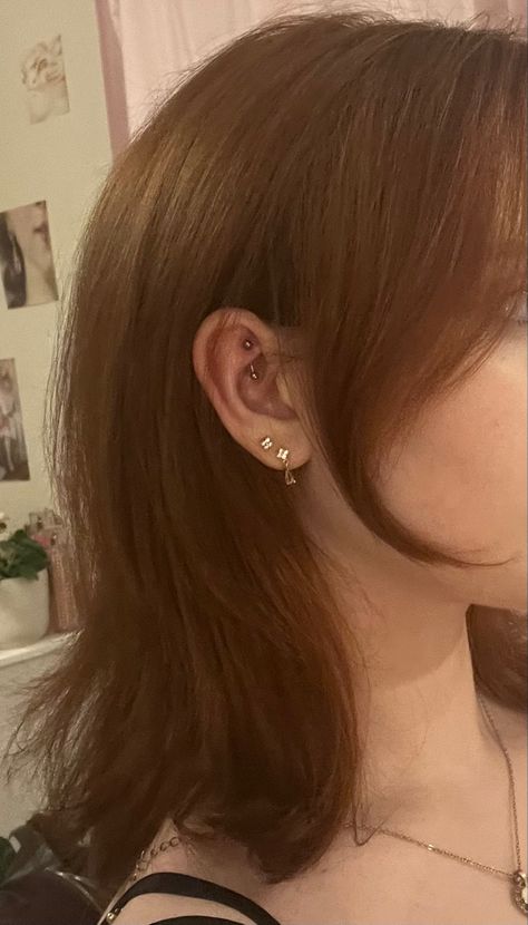 Second Ear Piercing Ideas Aesthetic, Ear Aesthetic Piercing, Cool Piercings Ears, Piercing Both Ears, Two Piercings Ear Ideas, Cute Piercings Ears, Cute Ear Piercings Ideas, Ears Piercing Ideas, Piercing Ideas Ears