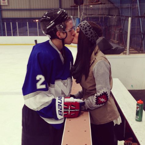 Hockey girlfriend Hockey Couple, Hockey Boyfriend, Quotes Girlfriend, Hockey Wife, Hockey Girlfriend, Girlfriend And Boyfriend Goals, Surprise Boyfriend, Hot Hockey Players, Sport Quotes Motivational