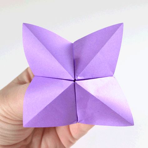 Fold a Fortune Teller - Easy Origami Tutorial Origami Car, Fortune Teller Paper, Origami Tutorial Easy, Kids Origami, How To Fold Notes, Fortune Teller, Origami Tutorial, Paper Crafts Origami, Paper Folding