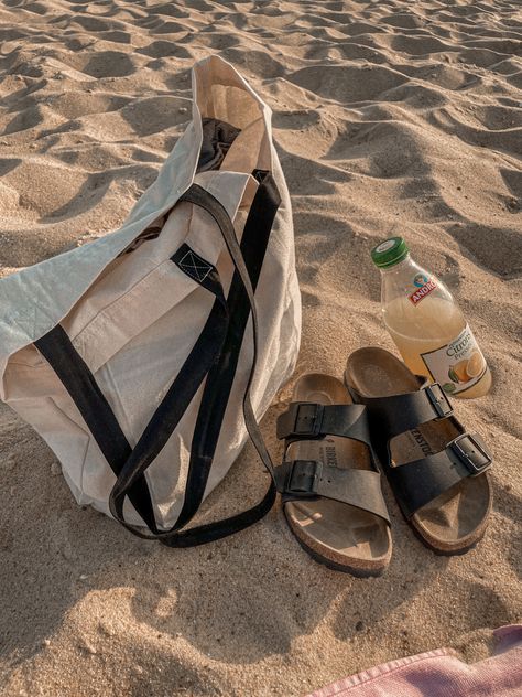 Coconut girl vibe Summer aesthetic Birkenstock tote bag Beach preppy sand Beach Flip Flops Aesthetic, Coconut Girl Shoes, Birkenstock Beach, Birkenstock Aesthetic, Palma Nova, Beach Preppy, Girl Vibe, Tote Bag Beach, Coconut Girl