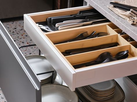 Kitchen cabinet & drawer organizers - IKEA Ikea Kitchen Drawer Organization, Ikea Drawer Organizer, Ikea Kitchen Drawers, Organize Kitchen Cabinets, Kitchen Cabinets And Drawers, Kitchen Tools Organization, Organize Kitchen, Ikea Drawers, Kitchen Storage Space