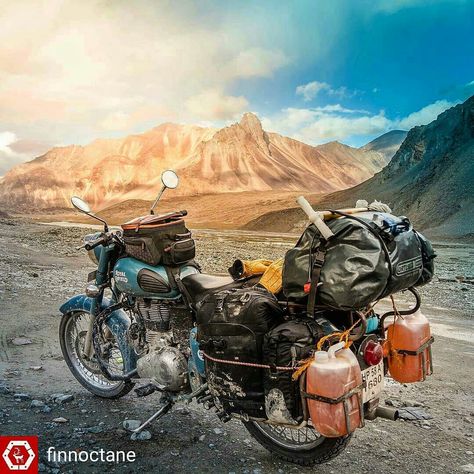 Motorcycle Adventure Travel, Cafe Racer Design, Enfield Classic, Leh Ladakh, Motorcycle Camping, Bushcraft Camping, Adventure Travel Explore, Biker Art, Motorcycle Travel