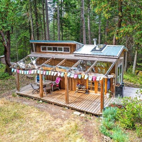 Off Grid Home, Off Grid Tiny House, Off Grid House, Tiny House Exterior, Earthship Home, Forest Home, Eco Home, Cob House, Modern Tiny House