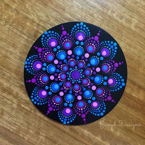 Dot Painting Tools, Art Buddha, Buddha Artwork, Mandala Painted Rocks, Mandala Rock Art, Mandala Art Therapy, Mandala Designs, Keramik Design, Rock Painting Patterns