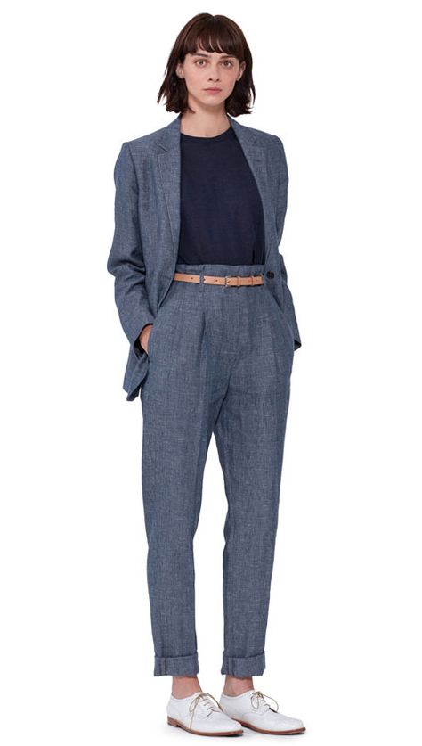 WOMEN SPRING SUMMER 2016 - Blue linen chambray soft blazer, navy linen knitted slipover, blue linen chambray pleated high waist trouser, light buff leather roller narrow belt, white leather brogue Knitted Slipover, Compression Pants Women, Soft Blazer, 2015 Outfits, Margaret Howell, Navy Linen, After Life, Womens Blazers, Fashion Tips For Women