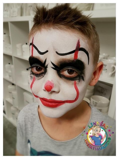 Halloween Clown Face Paint, Halloween Face Paint Clown, Boys Halloween Face Paint, Scary Clown Make Up For Kids, Boys Clown Makeup, Clown Makeup For Boys, Clown Makeup Kids, Clown Makeup Boy, Halloween Face Makeup For Boys