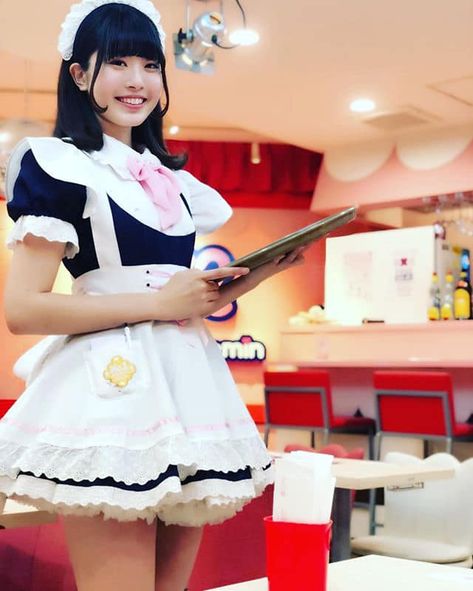 Maid Cafe Tokyo Japan Maidreamin 4 Cafe Japan, Maid Cafe, Maid Cosplay, Maid Outfit, Model Inspo, Cafe Style, Cute Costumes, Maid Dress, Girls Rock